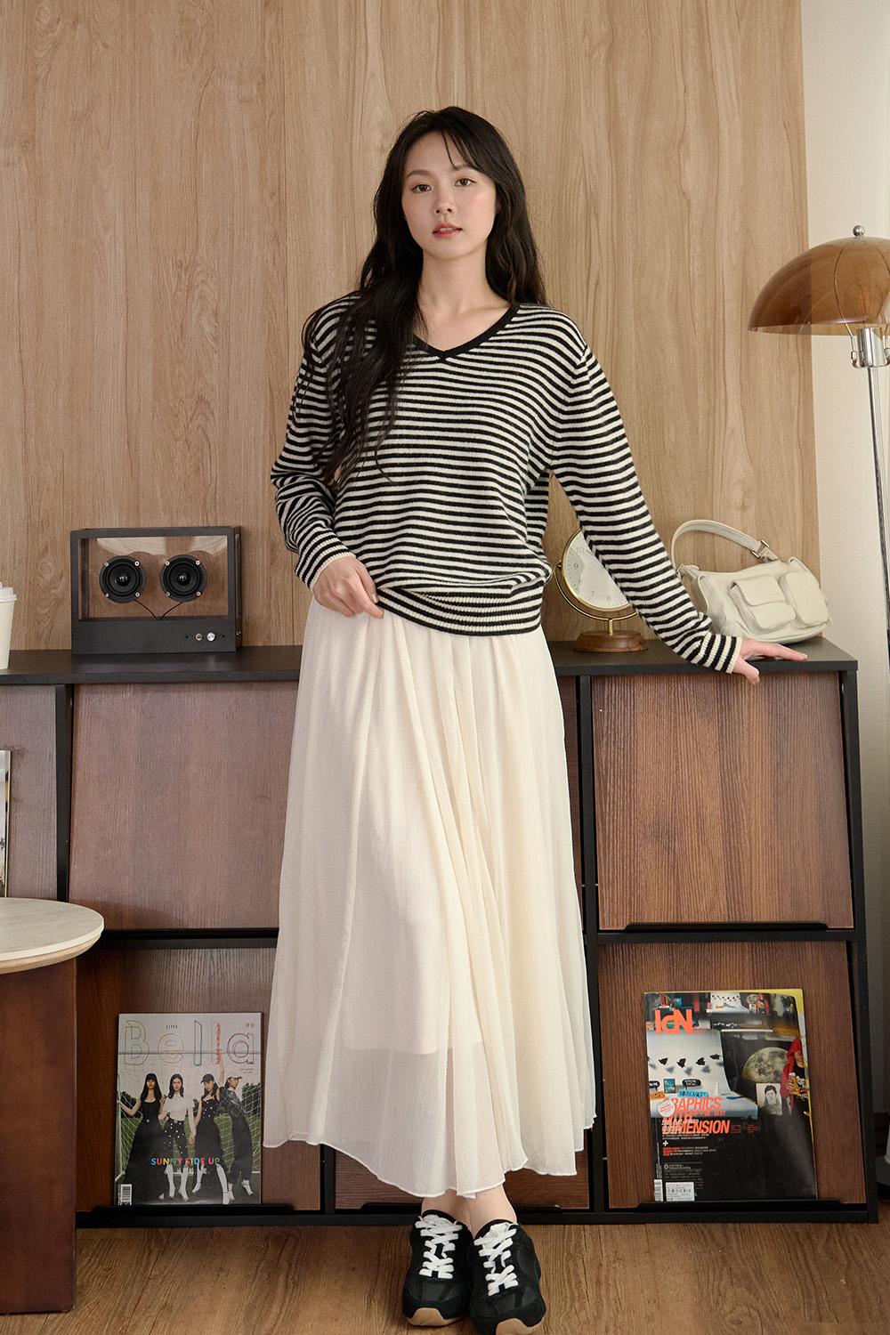 抹醬三明治  細條紋V領針織衫