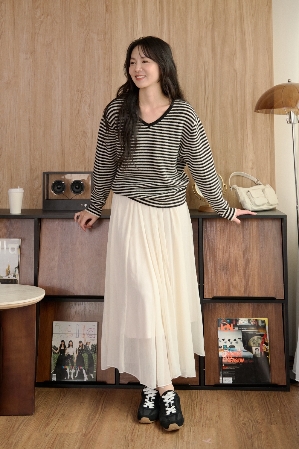 抹醬三明治  細條紋V領針織衫