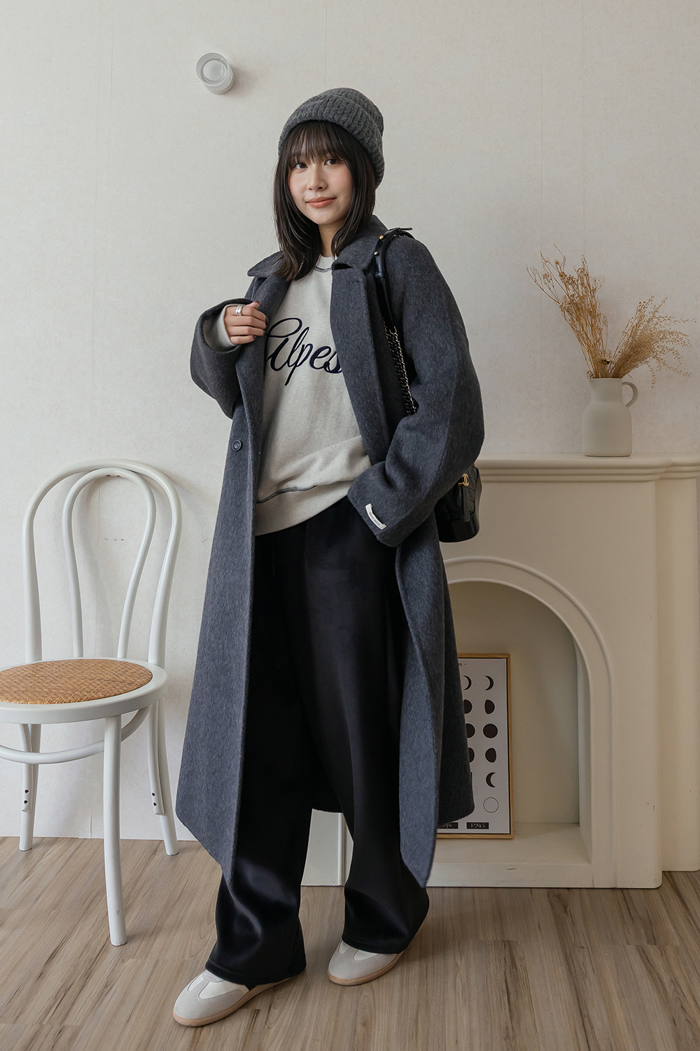 暖度超標 縫線字母繡花磨毛大學T