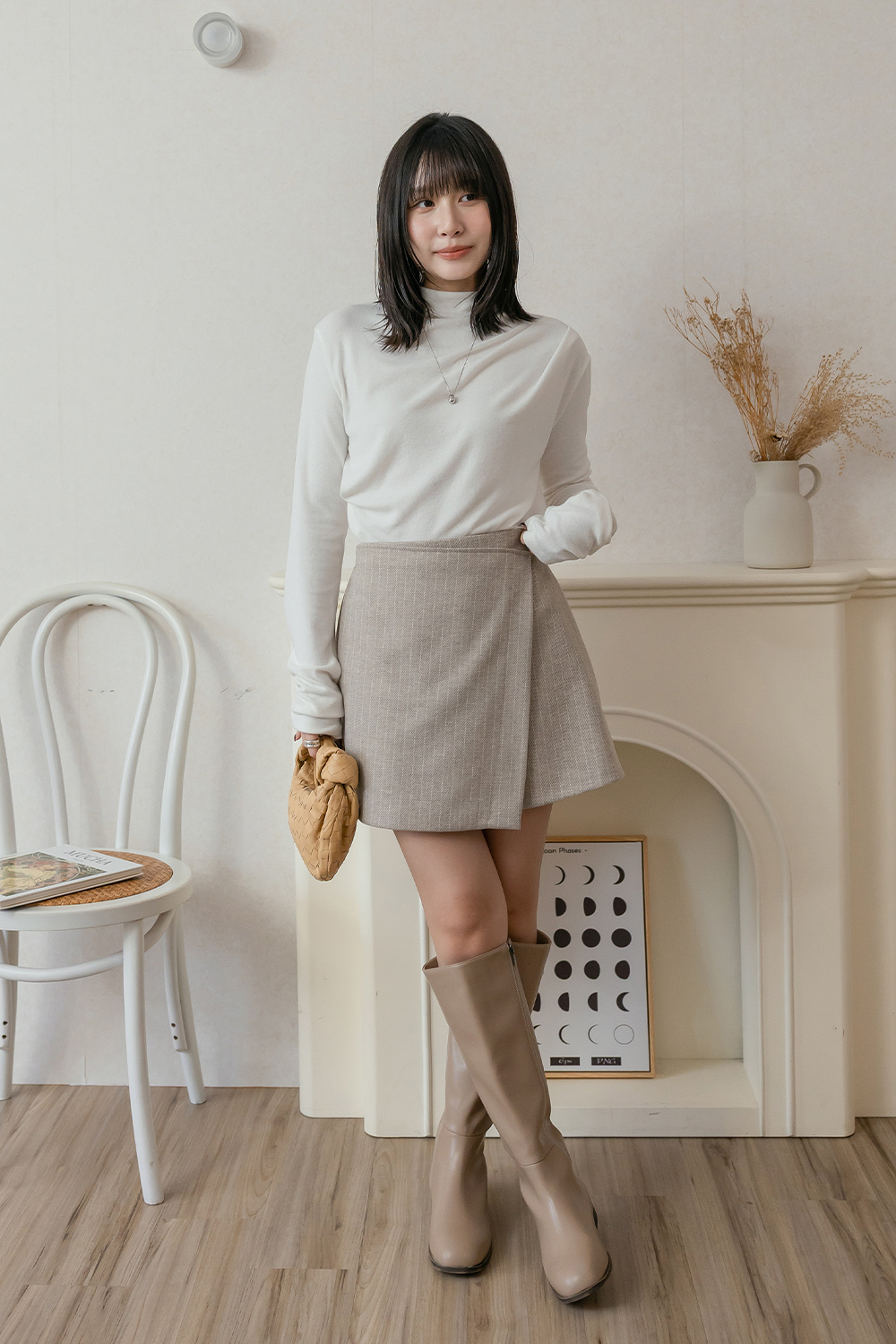 內建直角肩 抓皺設計垂領上衣