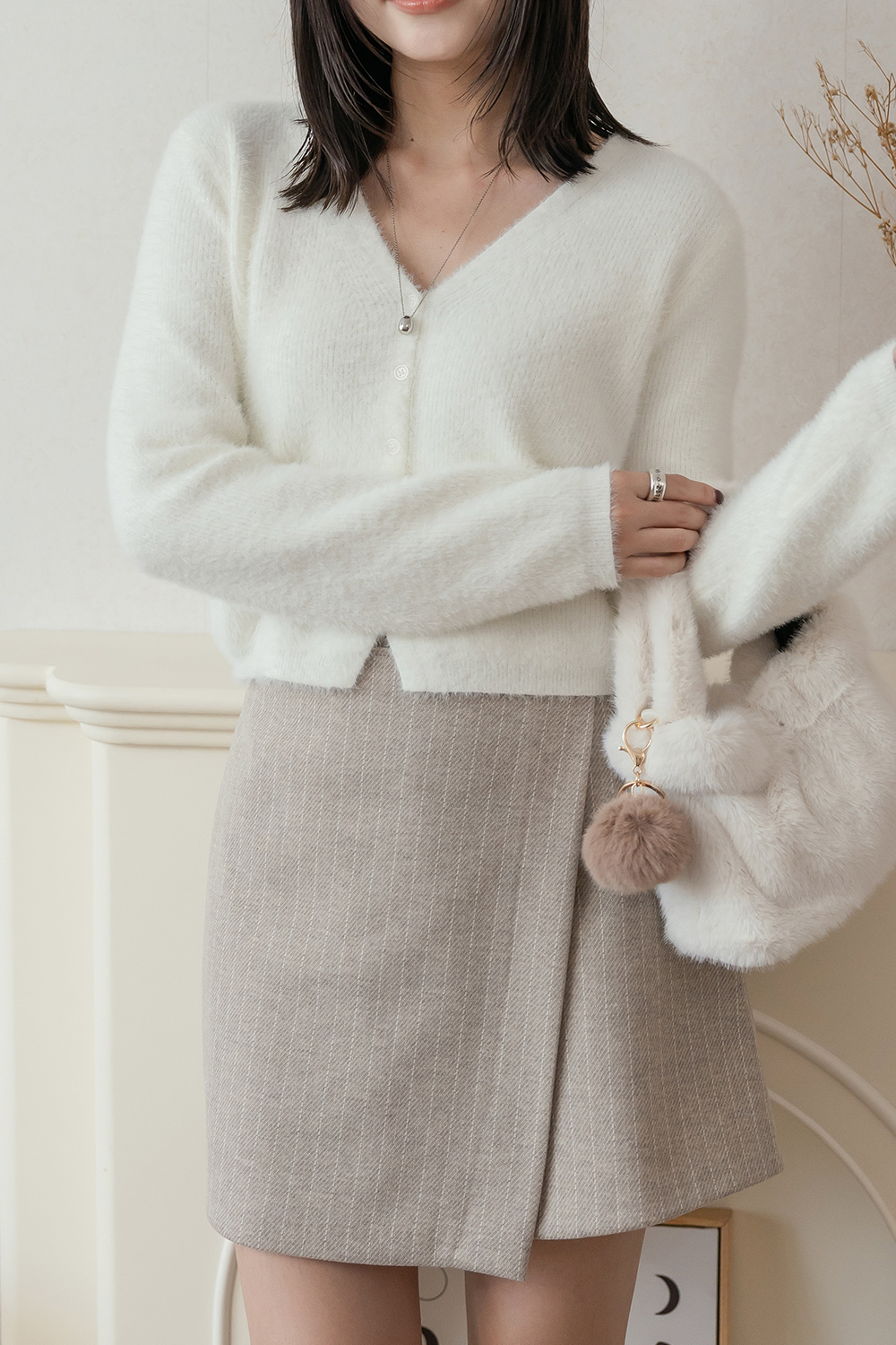 男友pick V領短版毛絨針織外套
