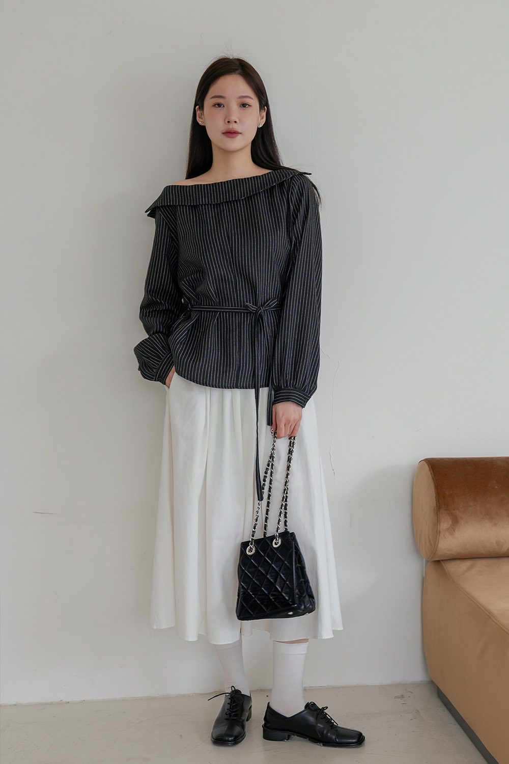 摩登女人 細條紋露肩襯衫