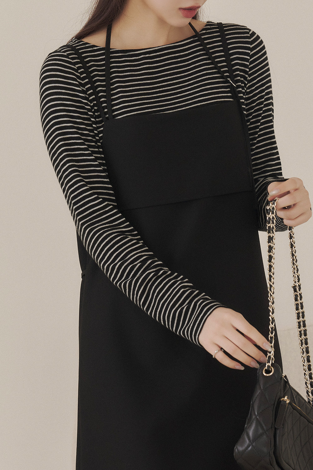 薄暮之城 繞頸細肩帶造型洋裝