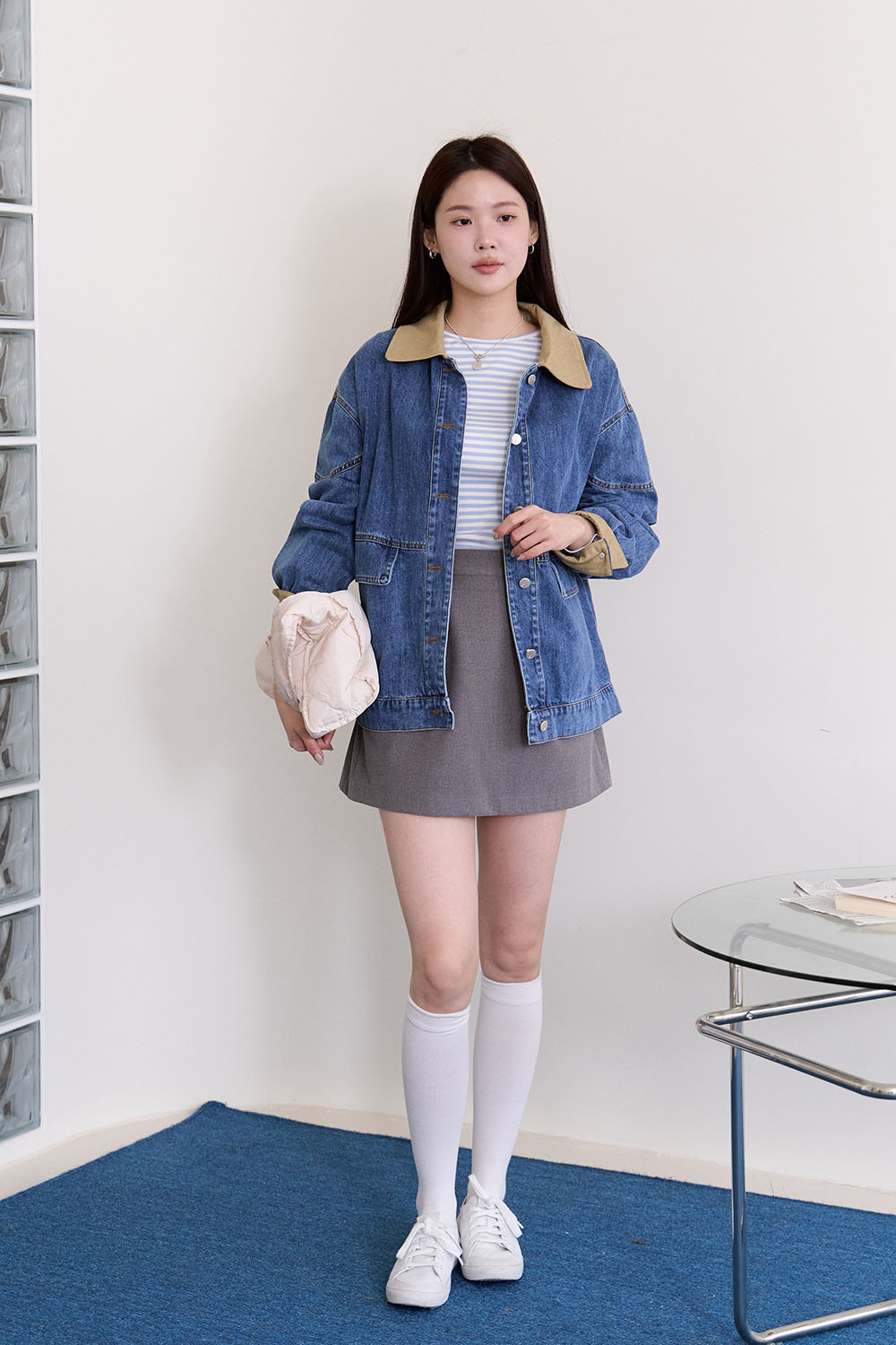 無一倖免 拚色領中長版牛仔外套