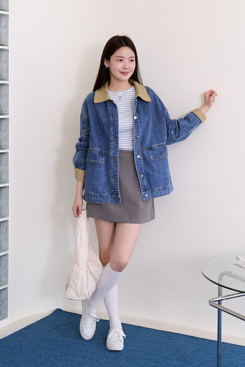 無一倖免 拚色領中長版牛仔外套