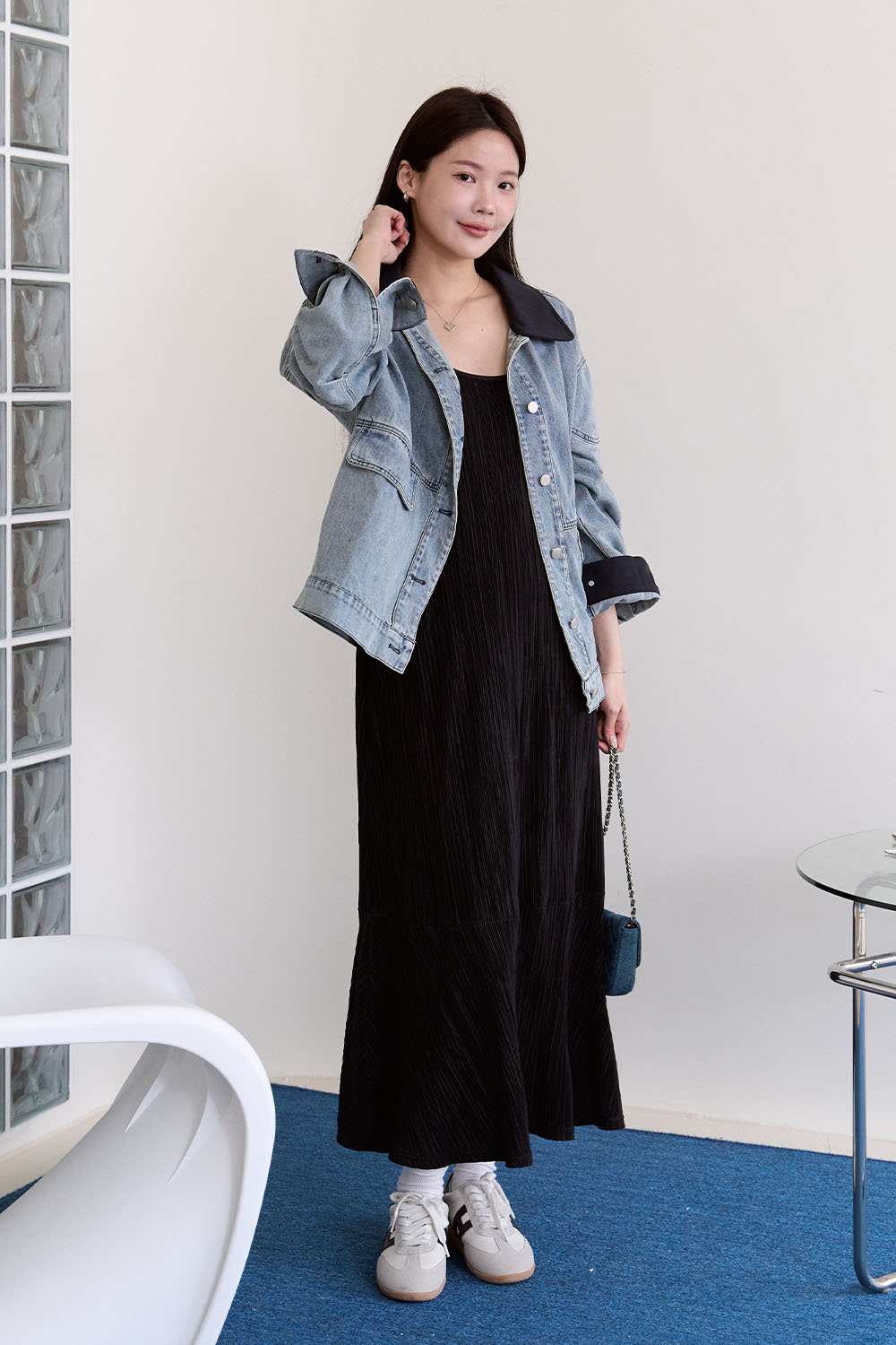 無一倖免 拚色領中長版牛仔外套