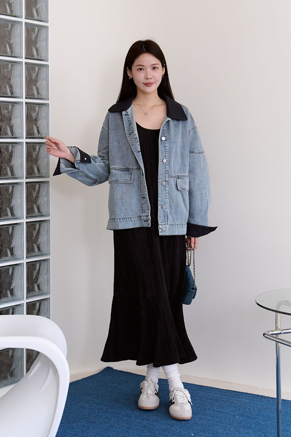 無一倖免 拚色領中長版牛仔外套