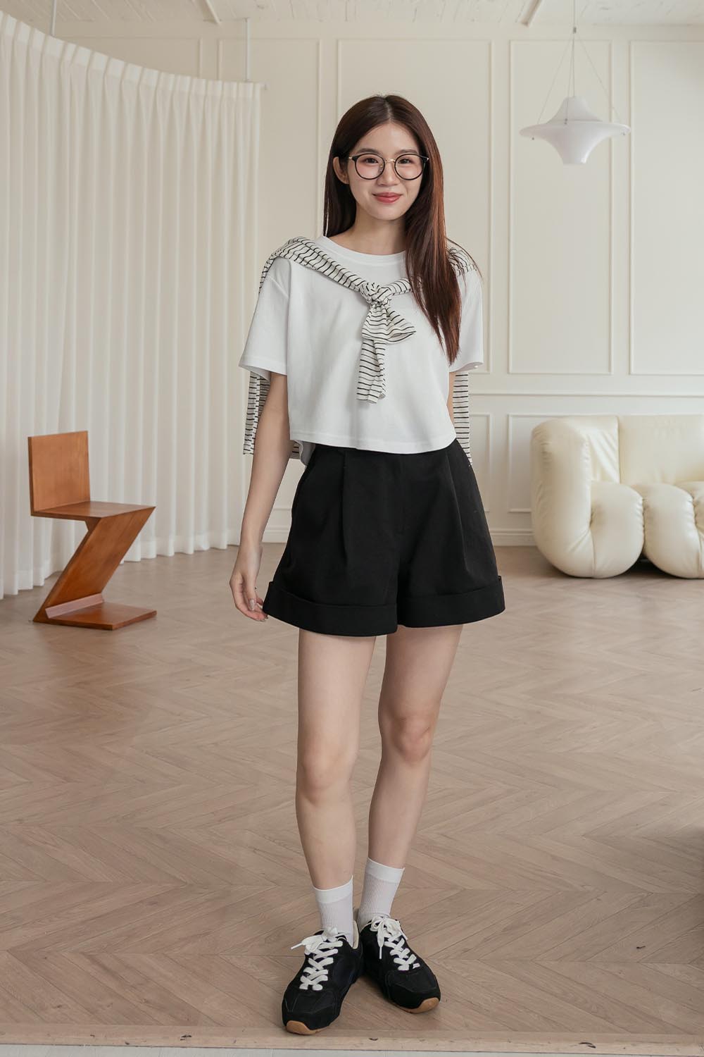 修胯直腿 反褶鬆緊休閒短褲