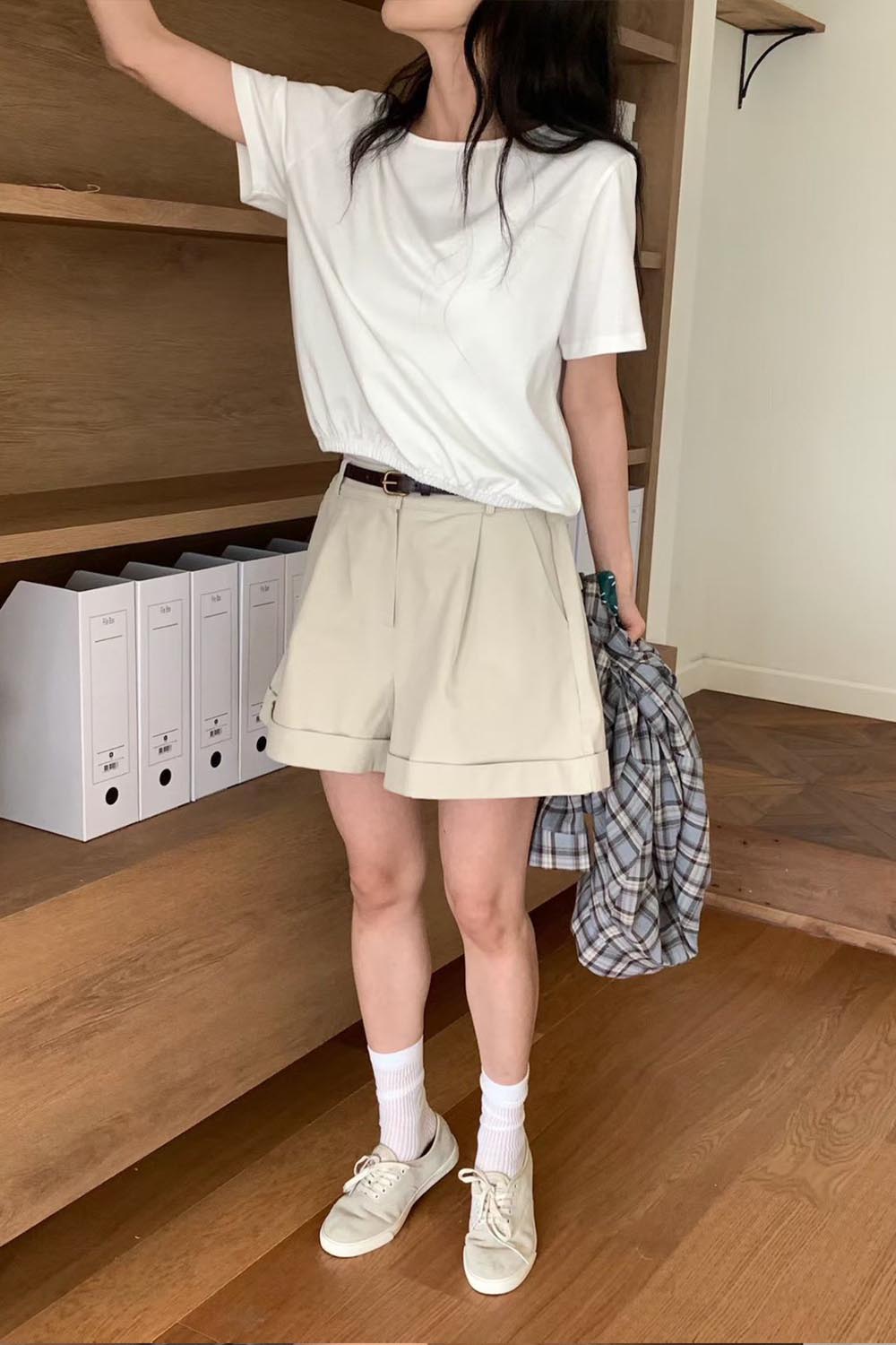 修胯直腿 反褶鬆緊休閒短褲