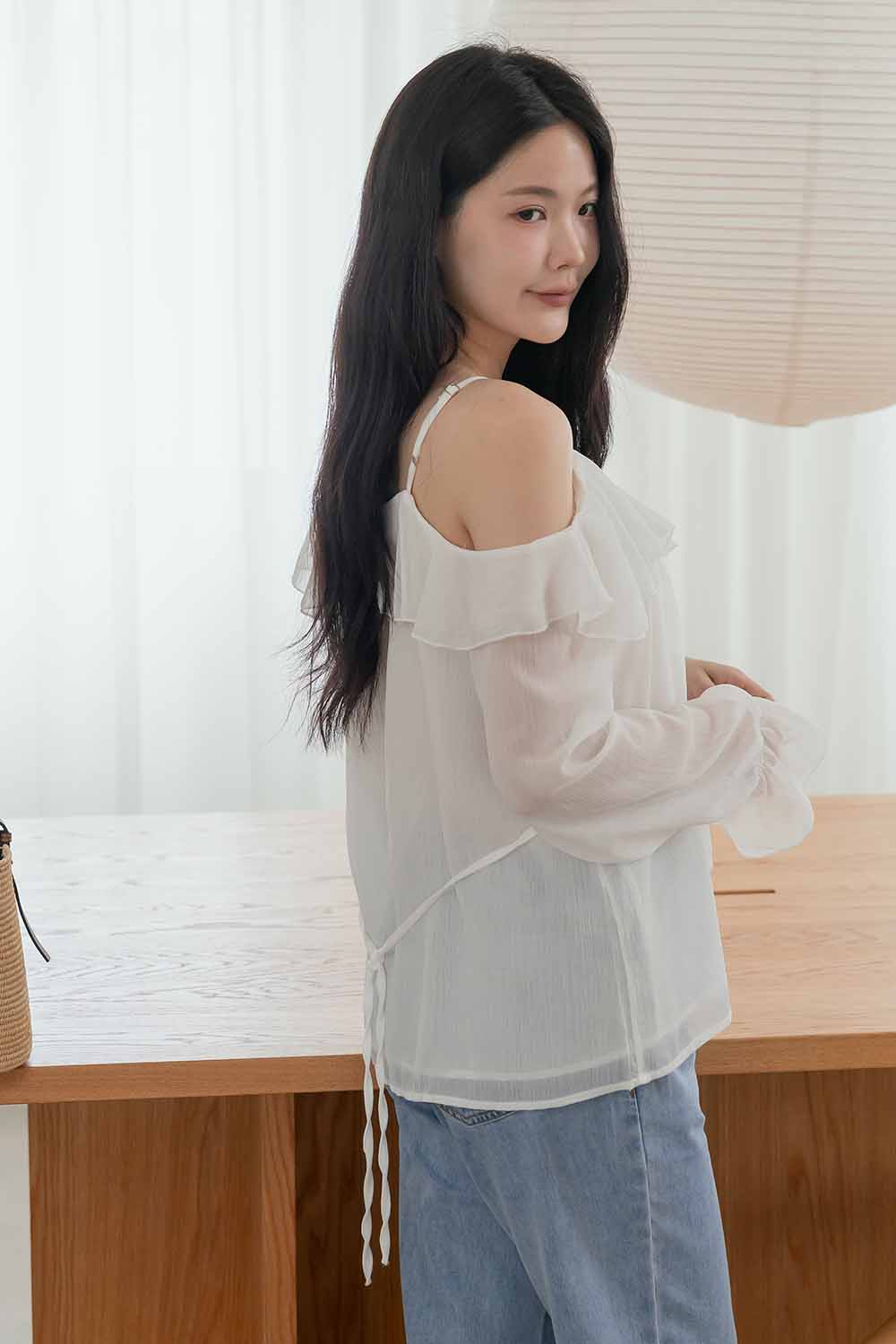 浪漫基因 露肩荷葉雪紡上衣