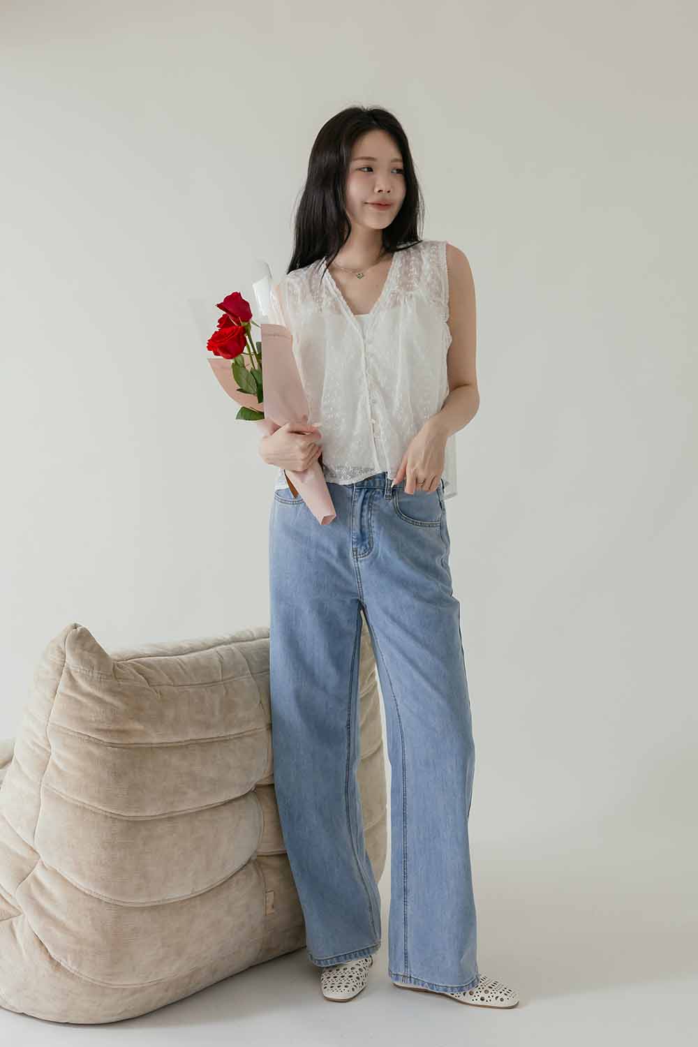 四月櫻 透膚蕾絲繡花背心罩衫