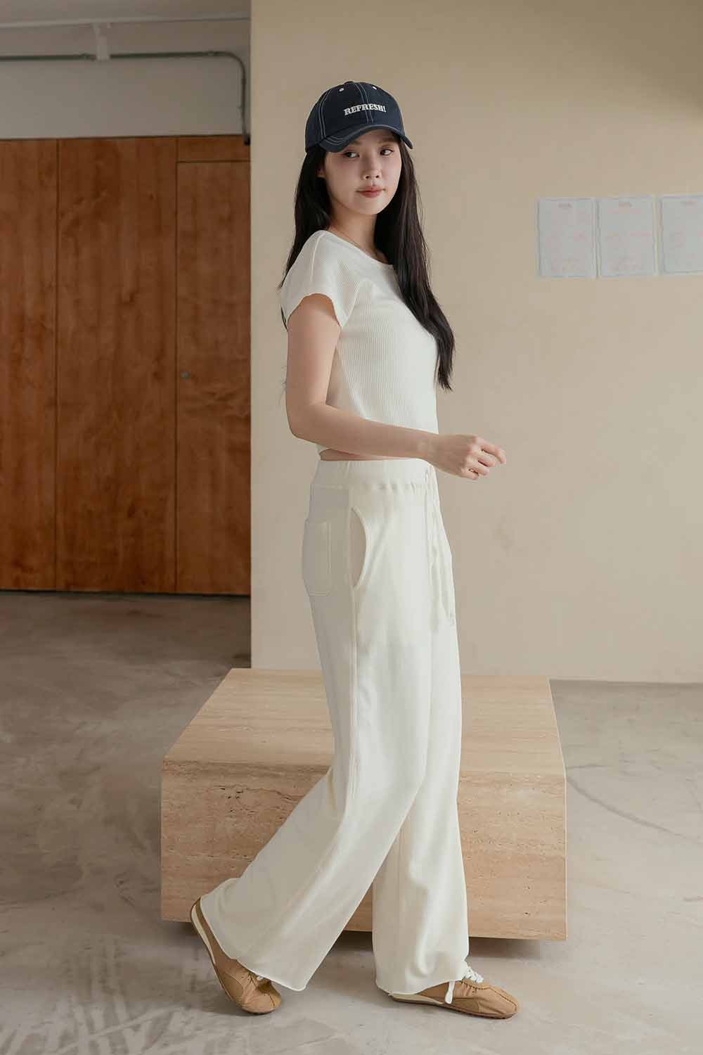 歐膩開外掛 蕾絲柔棉休閒寬褲