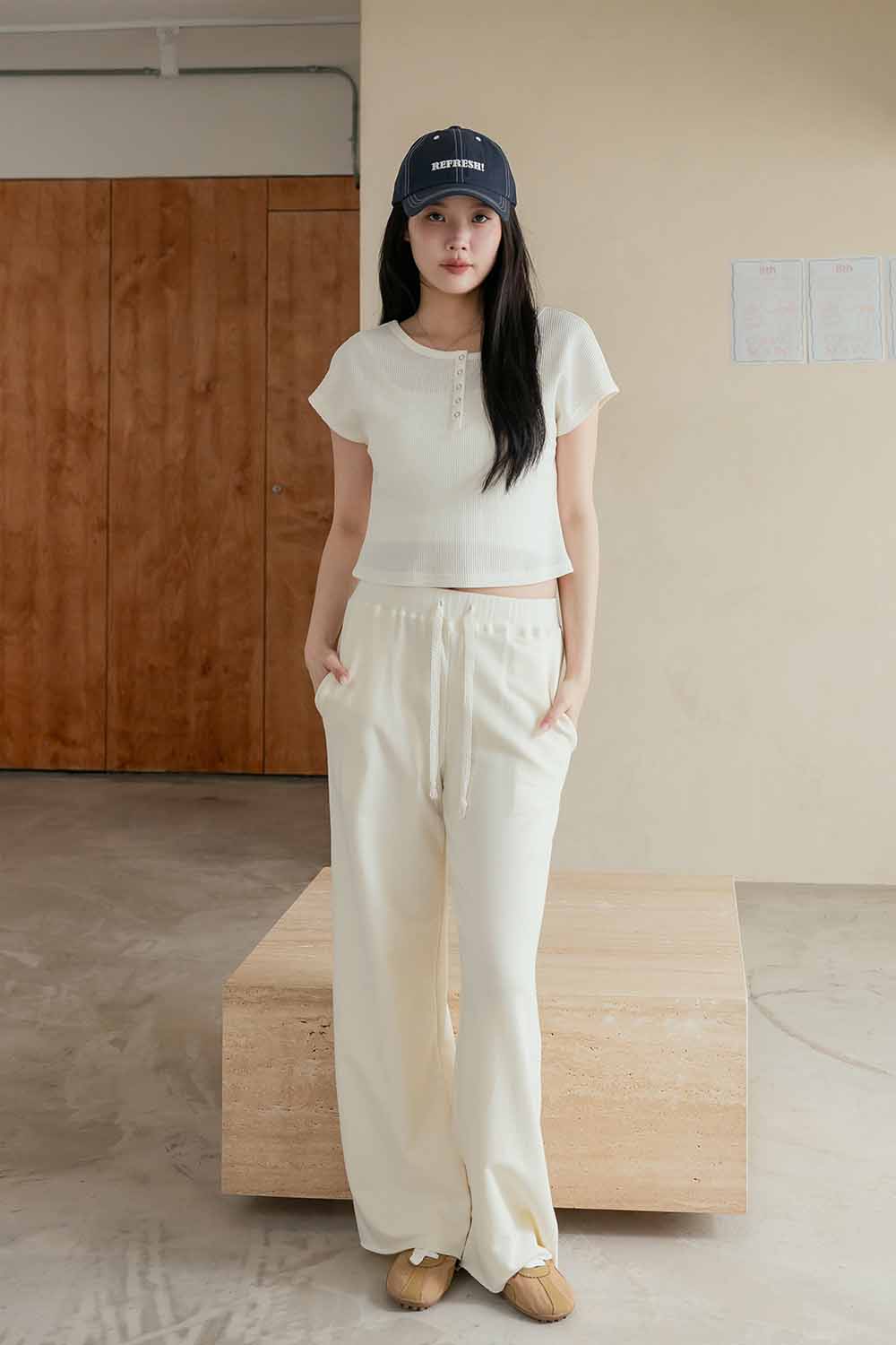 歐膩開外掛 蕾絲柔棉休閒寬褲