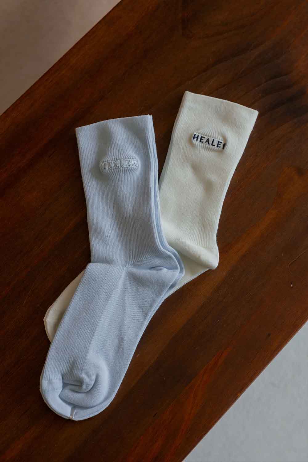 HEALER Made品牌繡花LOGO涼感襪組(2入)